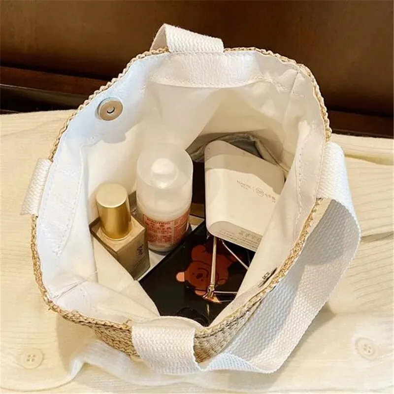 Elegant Ladies Straw Woven Handbag